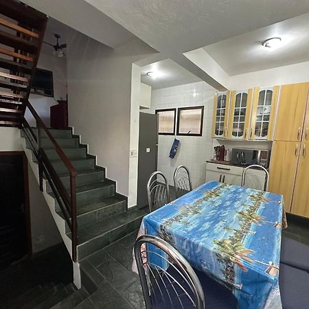 Triplex Piscina Churrasqueira Lava E Seca Wi-Fi E 2 Tvs Em Condominio Com 90M2 No Centro De Ubatuba Buitenkant foto